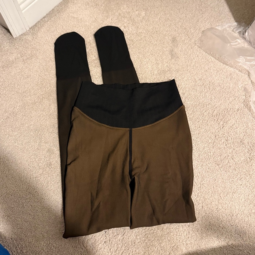 Womens Fleece Tights Leggings from TikTok Shop size XXS/XS